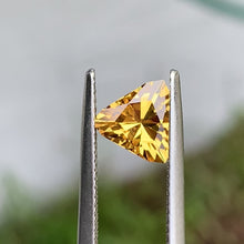 1.59ct Golden Yellow Sapphire, Trillion
