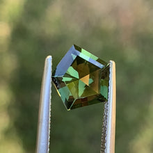 2.54ct Green Sapphire, Pentagon