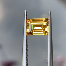 1.78ct Golden Yellow Australian Sapphire, Baguette Shape