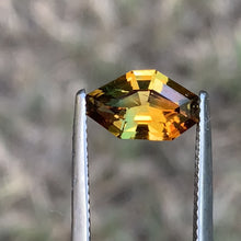 2.09ct Orange / Green Sapphire, Freeform