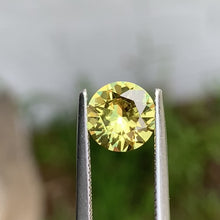 2.1ct Yellow Sapphire, Round